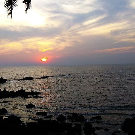 Om Ganesh Guest House Cliffside Arambol Dış mekan fotoğraf