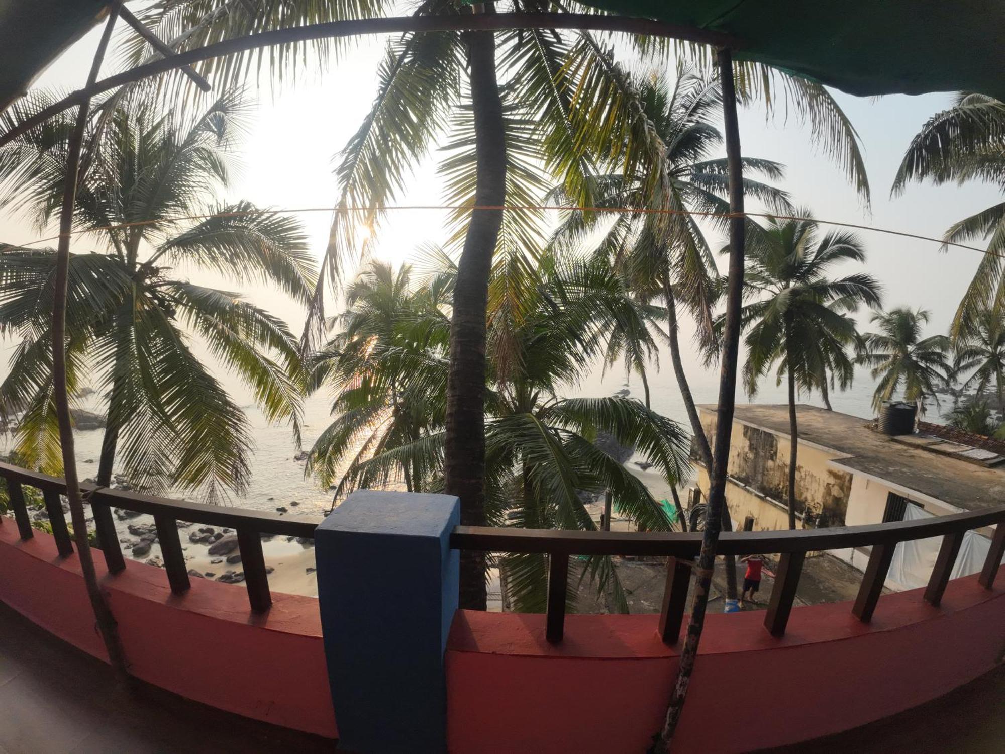 Om Ganesh Guest House Cliffside Arambol Dış mekan fotoğraf
