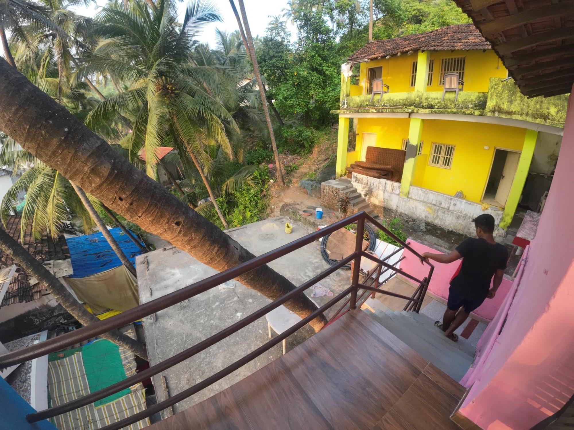 Om Ganesh Guest House Cliffside Arambol Dış mekan fotoğraf