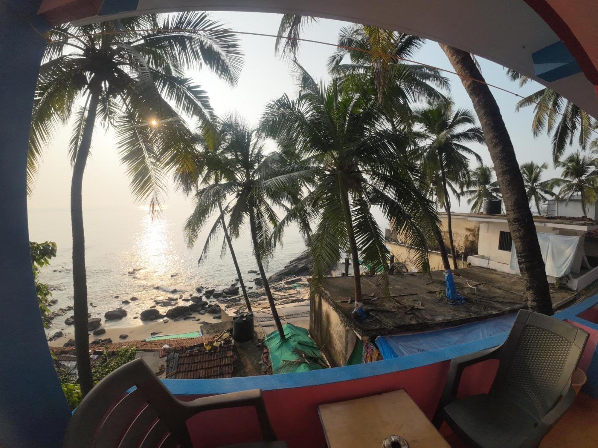 Om Ganesh Guest House Cliffside Arambol Dış mekan fotoğraf