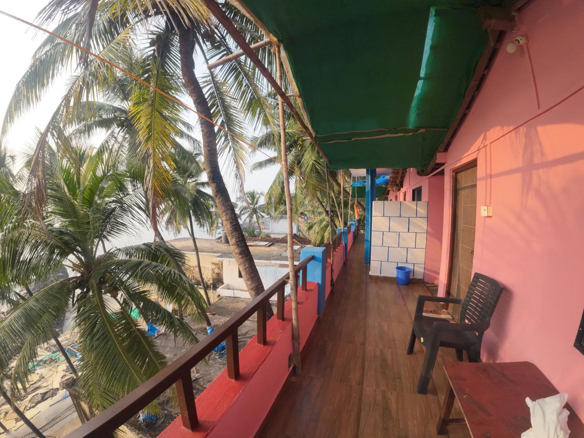 Om Ganesh Guest House Cliffside Arambol Dış mekan fotoğraf