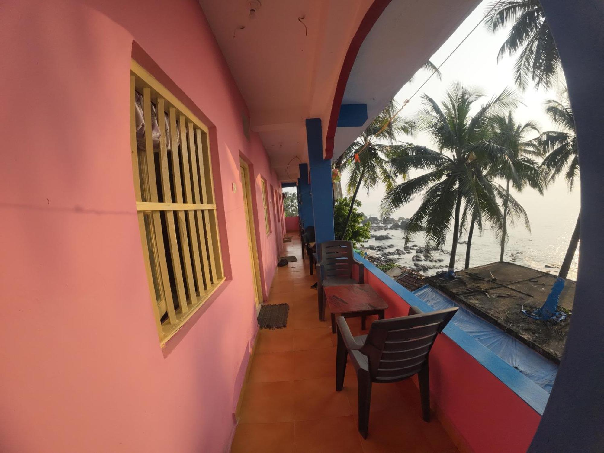 Om Ganesh Guest House Cliffside Arambol Dış mekan fotoğraf
