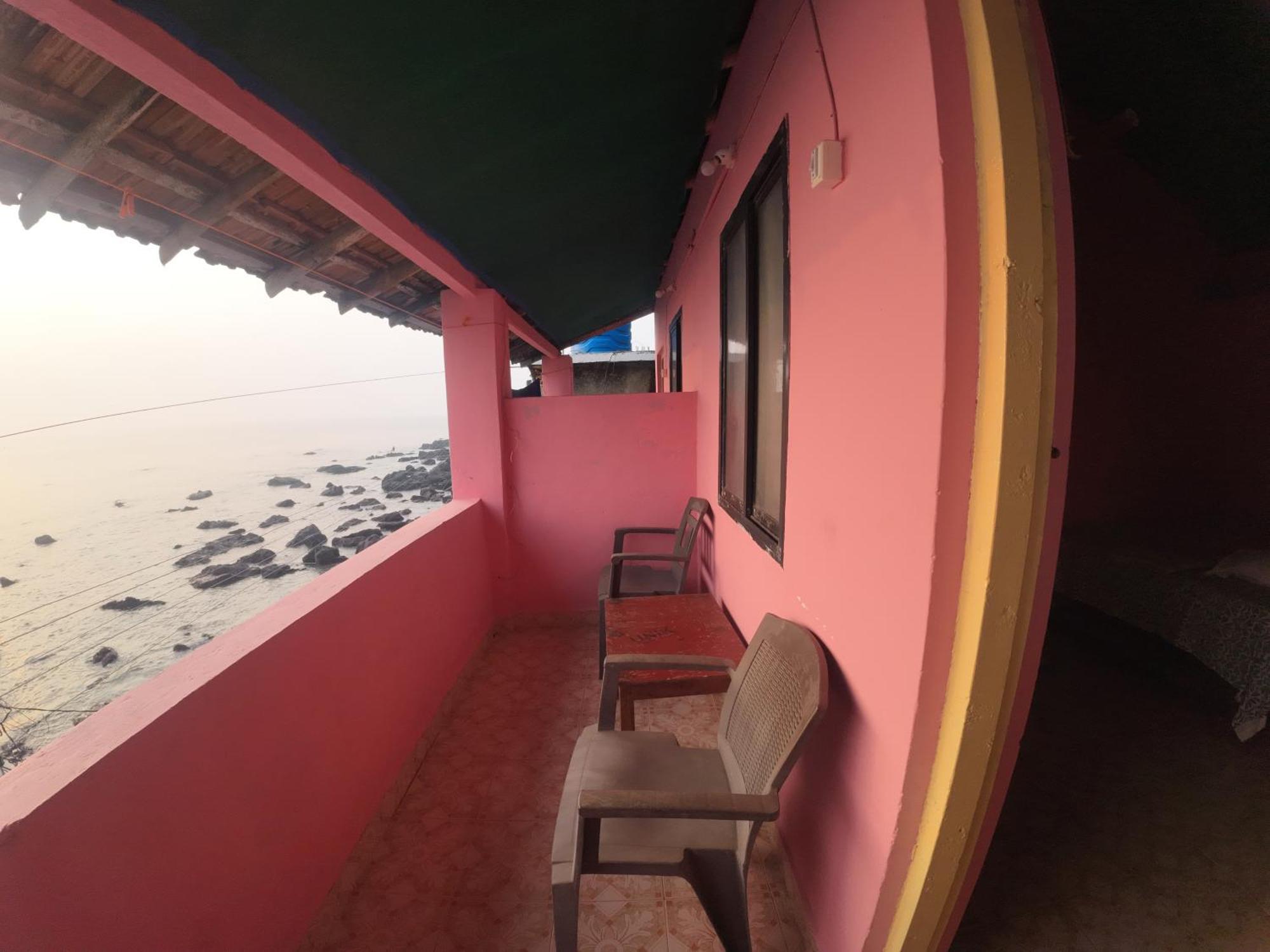 Om Ganesh Guest House Cliffside Arambol Dış mekan fotoğraf