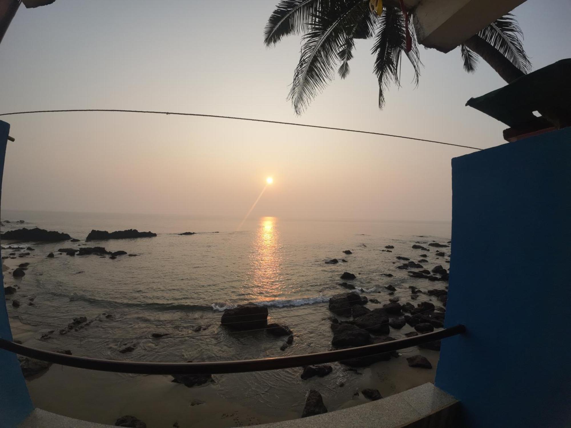 Om Ganesh Guest House Cliffside Arambol Dış mekan fotoğraf