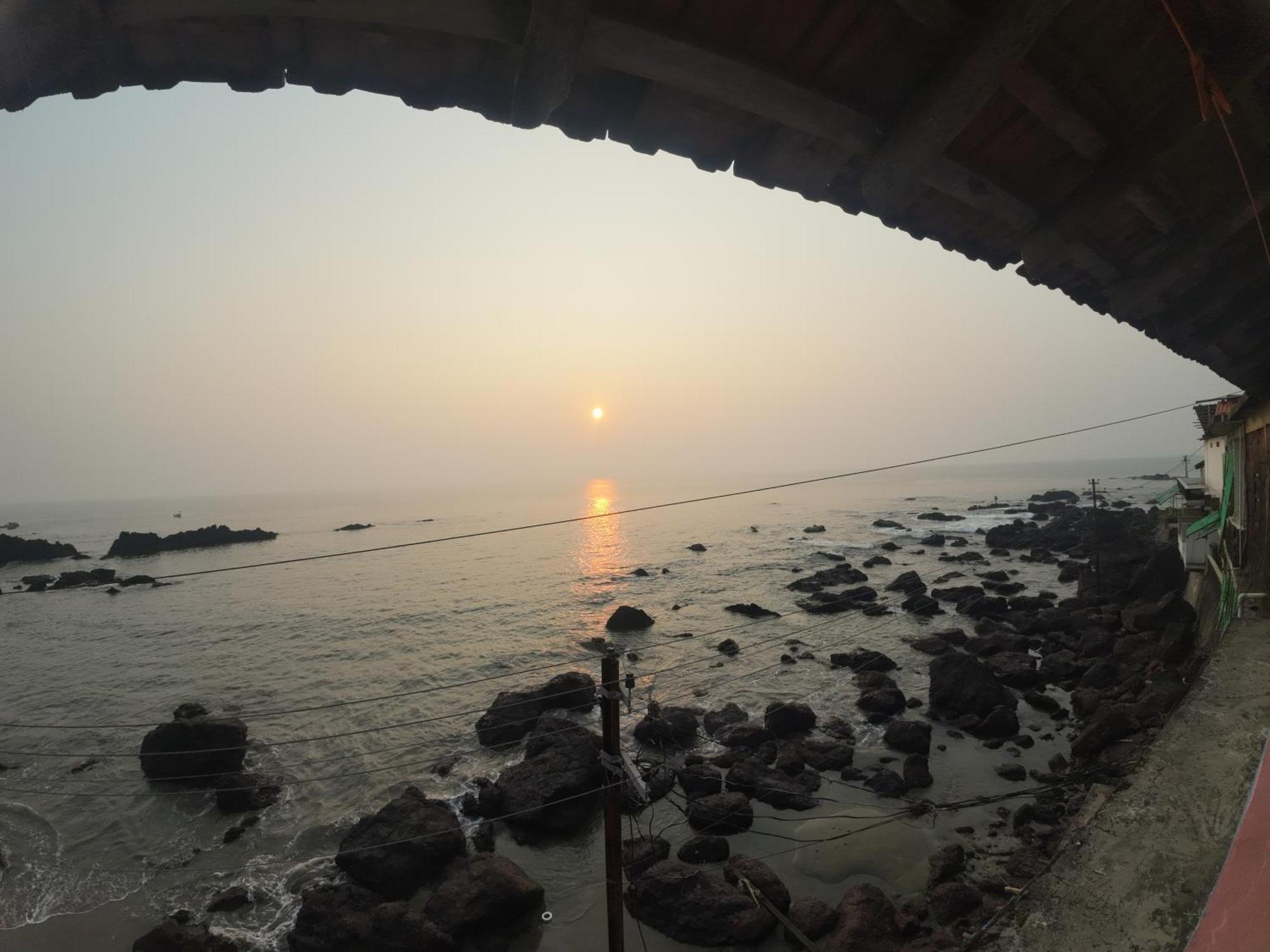 Om Ganesh Guest House Cliffside Arambol Dış mekan fotoğraf
