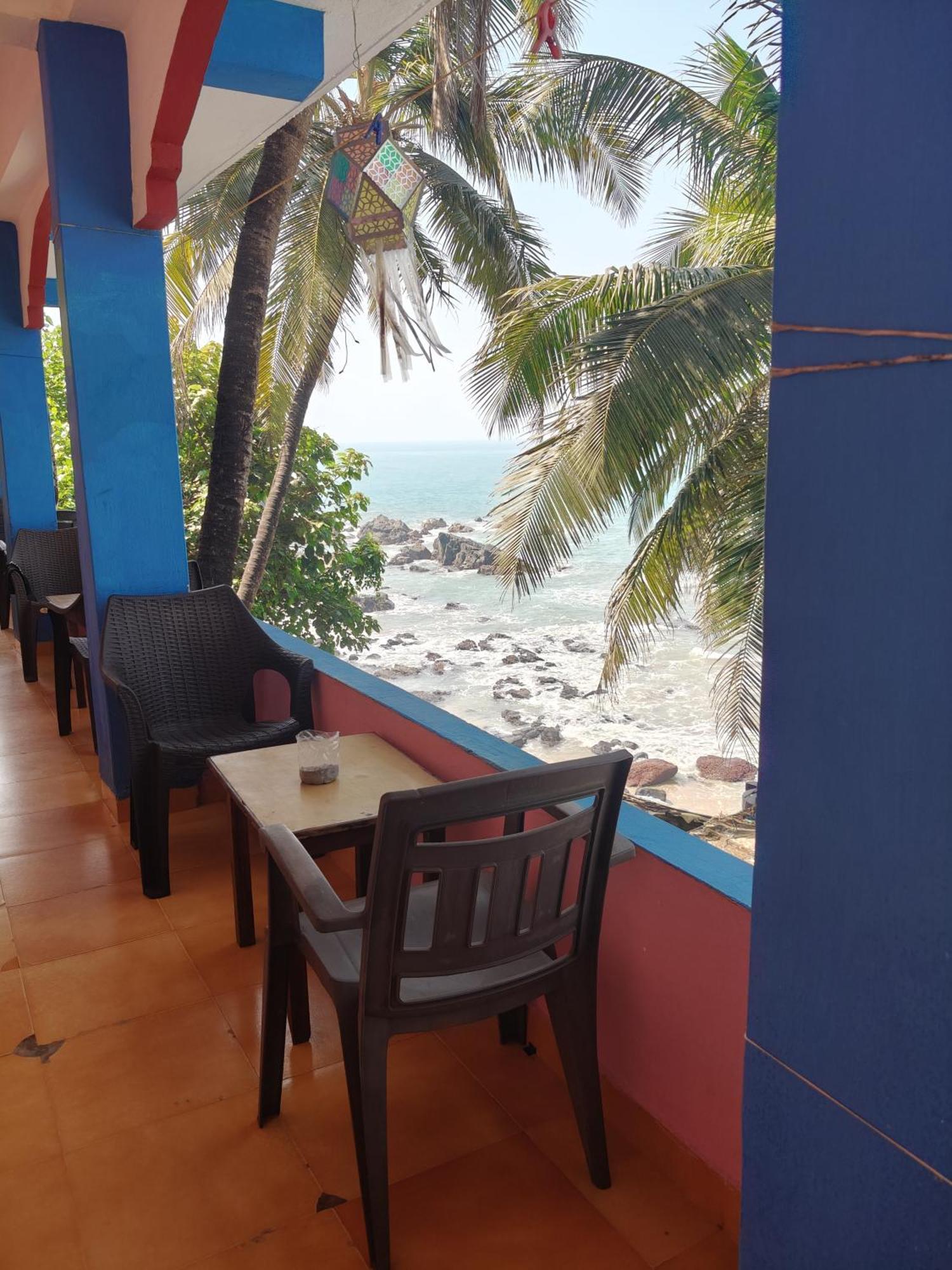 Om Ganesh Guest House Cliffside Arambol Oda fotoğraf