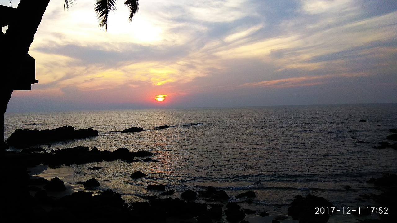 Om Ganesh Guest House Cliffside Arambol Dış mekan fotoğraf